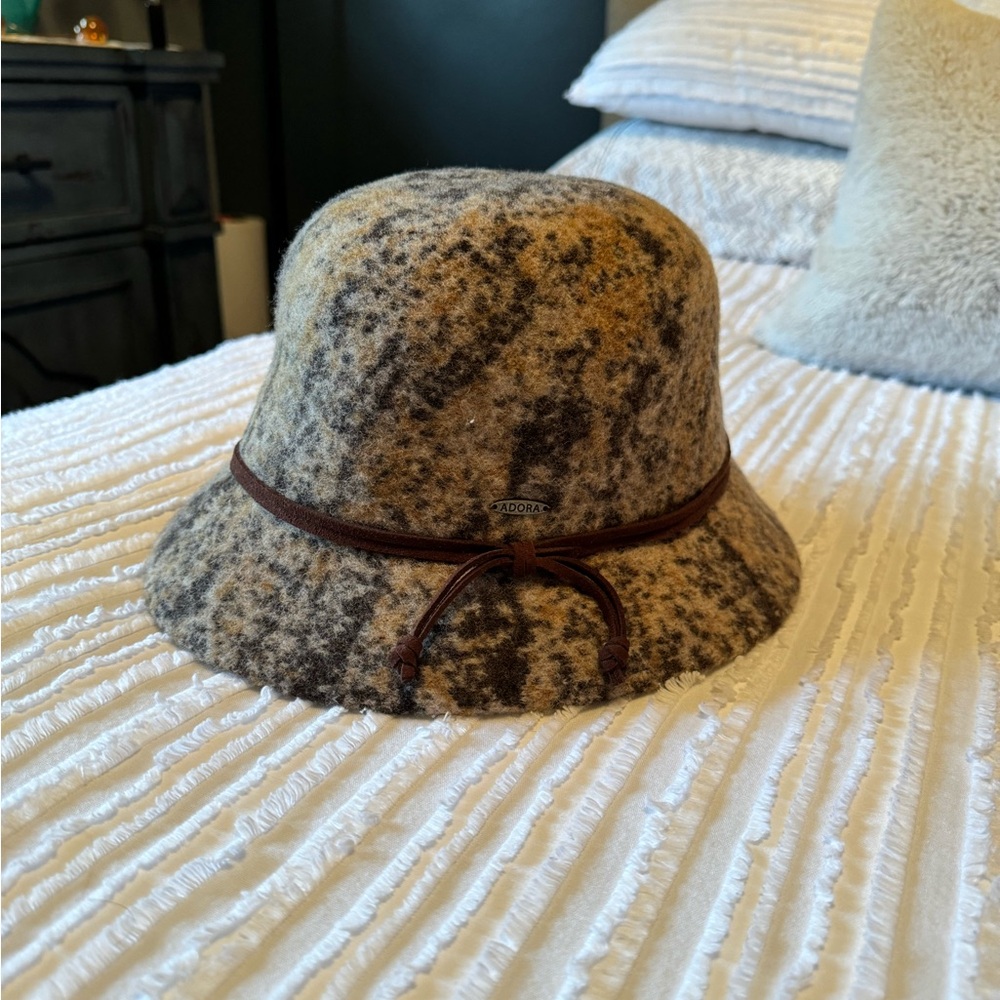 Women’s hat. Never worn